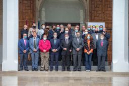 A TRAVÉS DE DOS CONVENIOS ENTRE LA SOCIEDAD ESTATAL SEIASA Y LOS REGANTES 