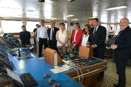 Hoy, en su visita al barco “Miguel Oliver”, en A Coruña 