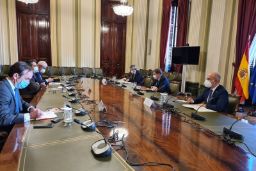 El ministro se ha reunido con representantes de FIAB y Hostelería de España