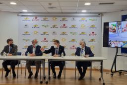 HOY, EN UNA VISITA AL GRUPO COOPERATIVO AGROPAL   