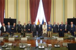 HOY, EN UNA REUNIÓN CON EL CONSEJO RECTOR DE COOPERATIVAS AGRO-ALIMENTARIAS DE ESPAÑA 