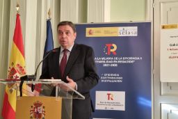 En Ourense, en el acto de firma de un convenio para modernizar regadíos