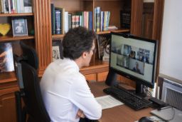 HOY, POR VIDEOCONFERENCIA
