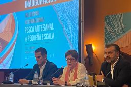 EN LA INAUGURACIÓN DEL ENCUENTRO INTERNACIONAL DE PESCA ARTESANAL DE PEQUEÑA ESCALA, EN CONIL DE LA FRONTERA (CÁDIZ)  