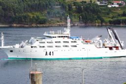 A TRAVÉS DEL BUQUE DE COOPERACIÓN PESQUERA “INTERMARES” 