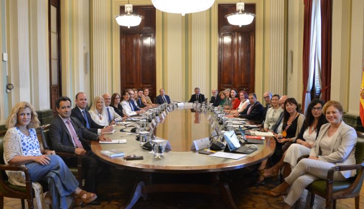 Hoy, en la sede del ministerio 