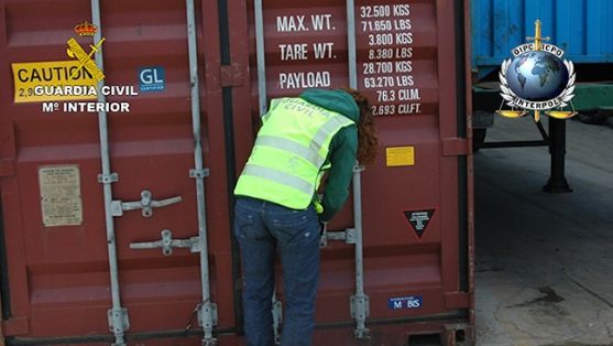 En el marco de la Operación Tyson, coordinada por Interpol, se han descubierto más de un millón y medio de toneladas de vertidos ilegales y nuevas rutas internacionales de tráfico de residuos. La Jefatura del Servicio de Protección de la Naturaleza ha sido el punto de contacto y coordinación nacional con las autoridades de INTERPOL en la operación.