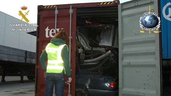 En el marco de la Operación Tyson, coordinada por Interpol, se han descubierto más de un millón y medio de toneladas de vertidos ilegales y nuevas rutas internacionales de tráfico de residuos. La Jefatura del Servicio de Protección de la Naturaleza ha sido el punto de contacto y coordinación nacional con las autoridades de INTERPOL en la operación.