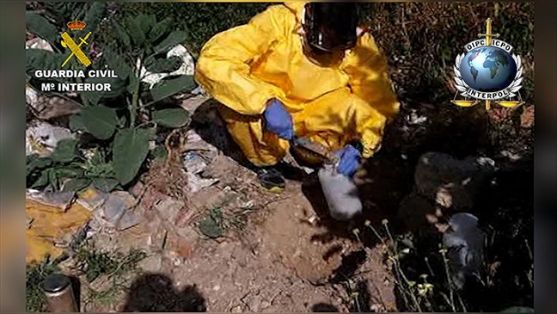 En el marco de la Operación Tyson, coordinada por Interpol, se han descubierto más de un millón y medio de toneladas de vertidos ilegales y nuevas rutas internacionales de tráfico de residuos. La Jefatura del Servicio de Protección de la Naturaleza ha sido el punto de contacto y coordinación nacional con las autoridades de INTERPOL en la operación.