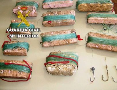 La Guardia Civil interviene varias artes prohibidas, usadas para pesca y caza indiscriminada de animales. Agentes del SEPRONA, procedieron a la incautación de una jaula trampa usada para la caza indiscriminada de animales, y a la incautación de  11 sedales durmientes, usados para la pesca ilegal e indiscriminada en medio acuático.