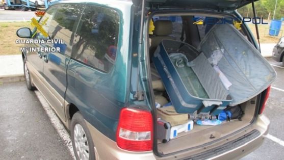 La Guardia Civil, en coordinación con EUROPOL, y con la participación de diversos países de África e Iberoamérica, especialmente México, en el marco de la operación SUZAKU, ha procedido a la detención de 29 personas pertenecientes a una organización internacional dedicada al comercio ilegal de especies de aves. El tráfico internacional de especies está identificado como una prioridad en la lucha contra el crimen organizado dentro del ciclo político de la UE para los próximos cuatro años.