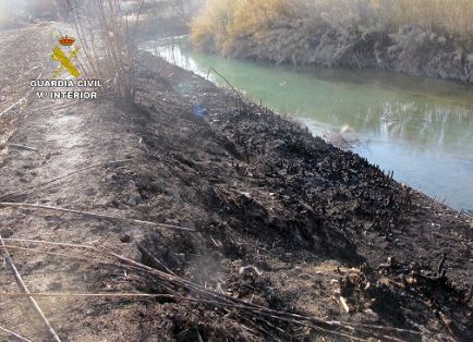 La Guardia Civil investiga a dos personas por sendos incendios que arrasaron cerca de una hectárea de masa forestal