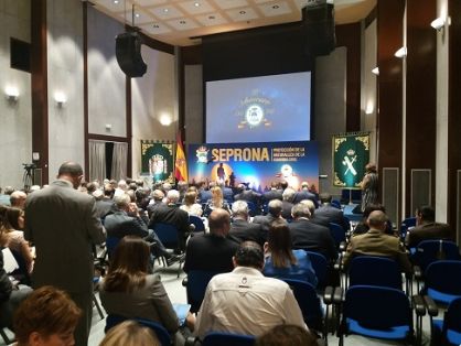 El Ministro del Interior ha presidido el 30º Aniversario de la creación del SEPRONA de la Guardia Civil. Durante este acto, Grande-Marlaska ha estado acompañado del Secretario de Estado de Medio Ambiente, Hugo Alfonso Morán Fernández, y del Director General de la Guardia Civil, José Manuel Holgado, entre otras autoridades civiles y militares.     