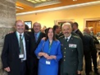 El Ministro del Interior ha presidido el 30º Aniversario de la creación del SEPRONA de la Guardia Civil. Durante este acto, Grande-Marlaska ha estado acompañado del Secretario de Estado de Medio Ambiente, Hugo Alfonso Morán Fernández, y del Director General de la Guardia Civil, José Manuel Holgado, entre otras autoridades civiles y militares.     