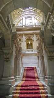 Escalera imperial, diseñada por Ricardo Velázquez. Foto: Valentín Álvarez.
