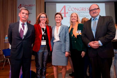 De izq. a dcha. Carlos Larrañaga, Director Gral. de Ordenación Pesquera y Presidente de la Red Española de Mujeres en el Sector Pesquero; Mª Luisa Álvarez Blanco, Directora Adjunta de FEDEPESCA; Isabel García Tejerina, Ministra de Agricultura, Alimentación y Medio Ambiente; Aurora de Blas Carbonero, Subdirectora Gral. de Economía Pesquera y Andrés Hermida Trastoy, Secretario General de Pesca. 