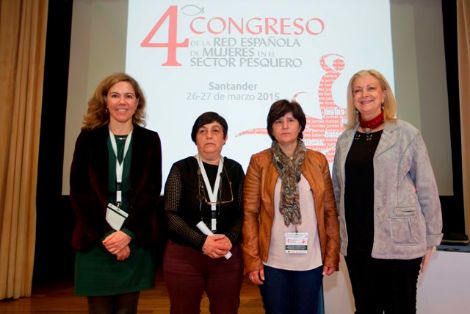 Ponentes del Taller 4: Medio Ambiente. De izq. a dcha. Mª Luisa Álvarez, Directora Adjunta de FEDEPESCA; Mª Teresa Costales Obaya, Presidenta de la Asociación de Rederas de Bajura de Asturias, AREBA; Rosa Isabel Rodríguez Vidal, Presidenta de la Federación Gallega de Rederas Artesanas O Peirao, y Aurora de Blas Carbonero, Subdirectora General de Economía Pesquera.