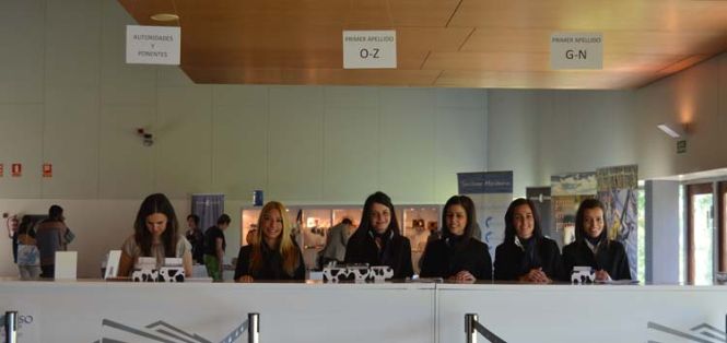 Grupo de azafatas de la III Edición del Congreso de la Red Española de Mujeres en el Sector Pesquero.
