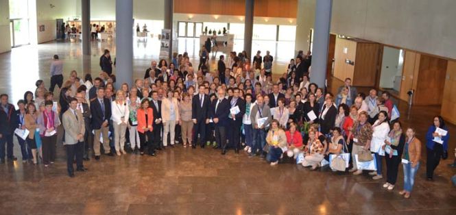 Foto grupal de los asistentes al Congreso junto con las autoridades.