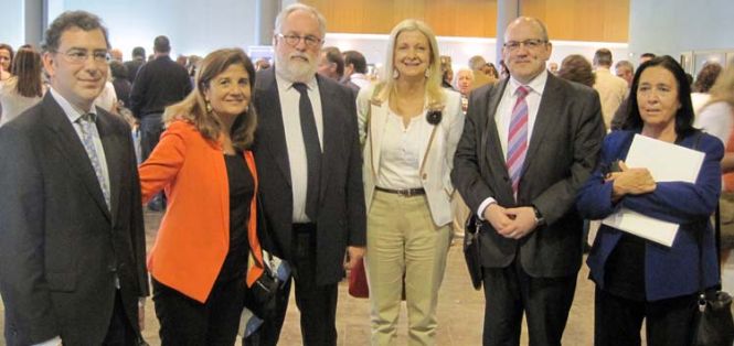 De izq. a dcha: Carlos Domínguez, Mª del Mar Sáez, Miguel Arias Cañete, Aurora de Blas y Andrés Hermida.