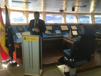 Hoy, en su visita al barco “Miguel Oliver”, en A Coruña 