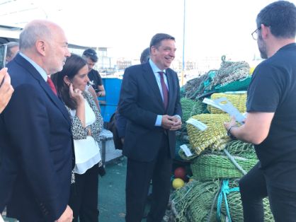 Hoy, en su visita al barco “Miguel Oliver”, en A Coruña 