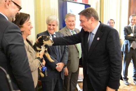 Hoy, en la firma de los Protocolos de adhesión para la tenencia responsable de los animales de compañía 