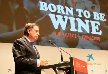 Hoy, en la inauguración del acto “Born to be wine” de la OIVE