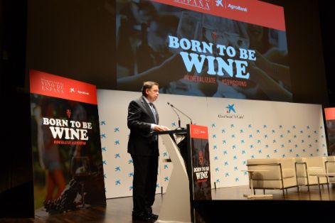 Hoy, en la inauguración del acto “Born to be wine” de la OIVE