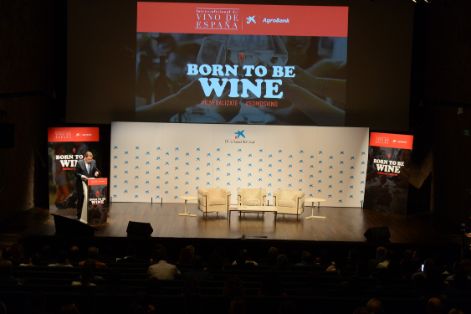 Hoy, en la inauguración del acto “Born to be wine” de la OIVE