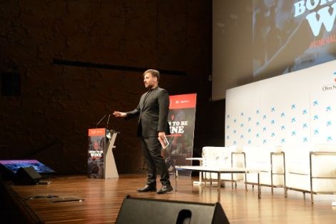 Hoy, en la inauguración del acto “Born to be wine” de la OIVE
