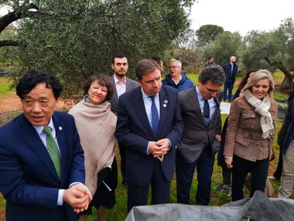 HOY, EN LA VISITA A LA ALMAZARA PAGO LAS MONJAS