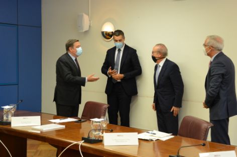 EN LA CLAUSURA DE LA ASAMBLEA DE LA FEDERACIÓN ESPAÑOLA DEL VINO 