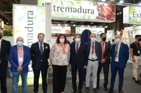 EN UNA VISITA AL SALÓN GOURMETS, FERIA INTERNACIONAL DE ALIMENTACIÓN Y BEBIDAS DE CALIDAD 