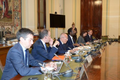 Hoy, en una reunión presidida por el ministro Luis Planas y el secretario de Estado del Mar de Francia, Hervé Berville