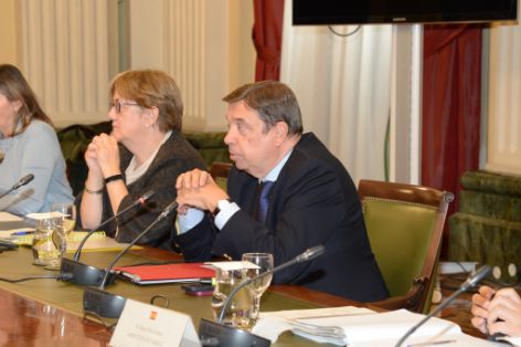 Hoy, en una reunión presidida por el ministro Luis Planas y el secretario de Estado del Mar de Francia, Hervé Berville