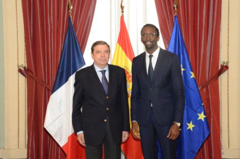 Hoy, en una reunión presidida por el ministro Luis Planas y el secretario de Estado del Mar de Francia, Hervé Berville