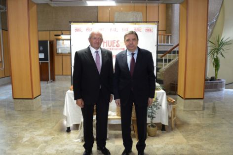 Hoy, en la clausura de la asamblea general de Cooperativas Agroalimentarias de España  