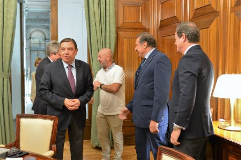 Hoy, en una reunión con Cepesca y Cofradías de Pescadores 