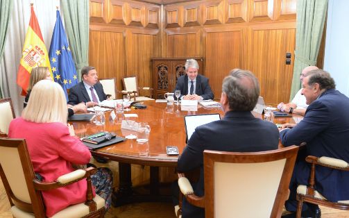 Hoy, en una reunión con Cepesca y Cofradías de Pescadores 