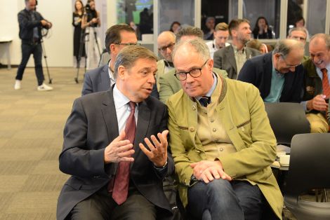 En la Conferencia Internacional “Prioridades y retos para los cazadores europeos”