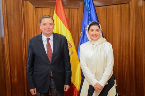L Planas y embajadora Arabia Saudí-1