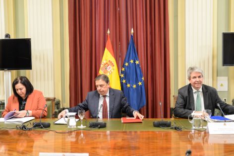 Ministro y presidenta Navarra-5