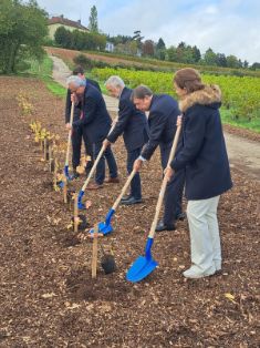 Hoy, en Dijon (Francia), en la reunión ministerial de la Organización Internacional de la Viña y el Vino