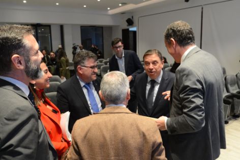 Hoy, en una reunión con los consejeros de Pesca de las cinco autonomías mediterráneas