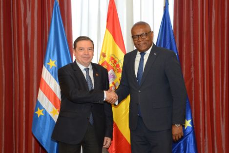 Reunión entre los ministros de Pesca Luis Planas y Jorge Santos