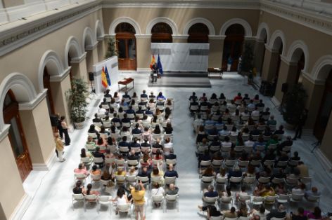 En el acto de bienvenida de los nuevos ingenieros agrónomos del Estado